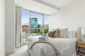 Urban Escape: Prime Location