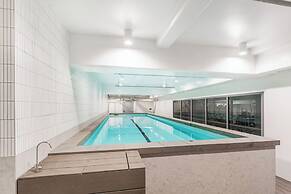 Urban Escape: Prime Location