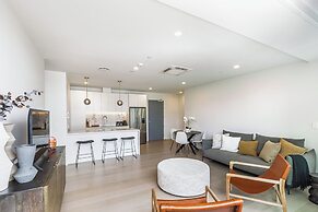 Urban Escape: Prime Location