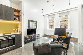 Contemporary 1Br Queen Street Retreat
