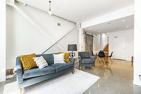 Contemporary 1Br Queen Street Retreat