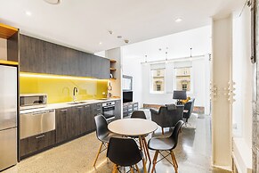 Contemporary 1Br Queen Street Retreat