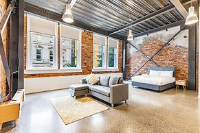 Modern Studio + Prime Location!