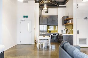 Modern Studio + Prime Location!