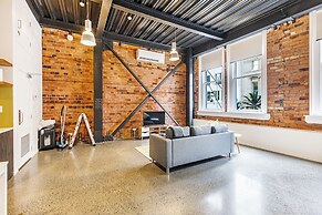 Modern Studio + Prime Location!