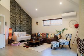 Spacious Eastern Beach Home - 1 Min From Beach!