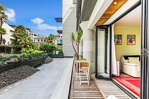 Spacious Viaduct Studio + Free Parking!