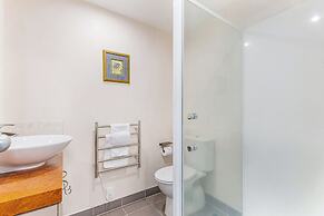 Cosy 2Brm Cbd Apartment