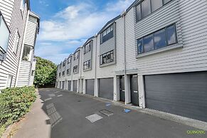 Parnell Gem w/ Balcony & Parking Near Arena