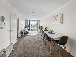 2BR Newmarket Retreat: Cozy Stay on Broadway