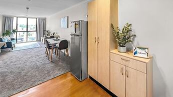 2BR Newmarket Retreat: Cozy Stay on Broadway