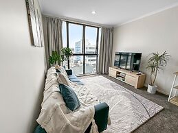 2BR Newmarket Retreat: Cozy Stay on Broadway