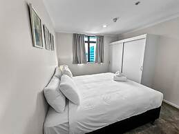 2BR Newmarket Retreat: Cozy Stay on Broadway