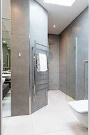 Fabulous Central Windsor Town House