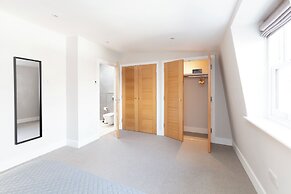 Fabulous Central Windsor Town House