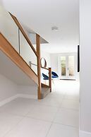 Fabulous Central Windsor Town House