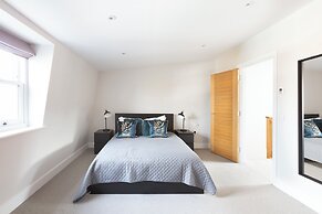 Fabulous Central Windsor Town House