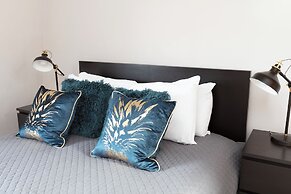 Fabulous Central Windsor Town House