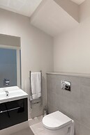 Fabulous Central Windsor Town House