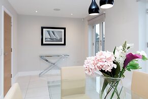 Stunning Central Windsor Town House