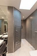 Stunning Central Windsor Town House