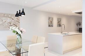 Stunning Central Windsor Town House