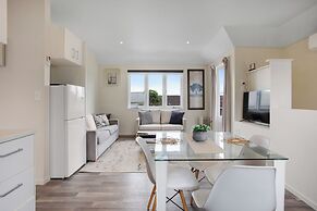 Summerside Loft with Air-con