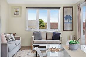 Summerside Loft with Air-con