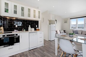 Summerside Loft with Air-con