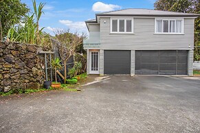 Summerside Loft with Air-con