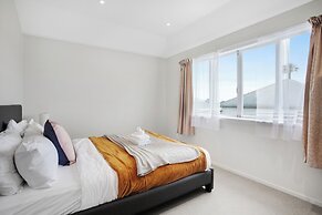 Summerside Loft with Air-con
