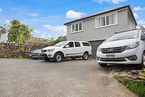 Summerside Loft with Air-con