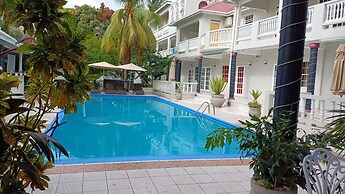 Comfort Suites 5 Mins from Beach