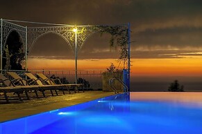 Roots Resort
