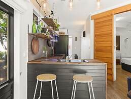 Casuarina Apartment 200m from the Beach