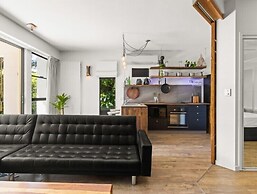 Casuarina Apartment 200m from the Beach