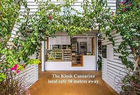 Casuarina Apartment 200m from the Beach