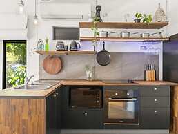 Casuarina Apartment 200m from the Beach