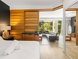 Casuarina Apartment 200m from the Beach