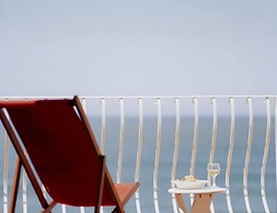 Il Delfino Seaside Inn