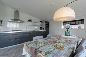 Beachside Apartment With Balcony