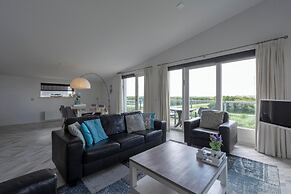 Beachside Apartment With Balcony