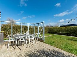 Modern Bungalow Close to the Beach