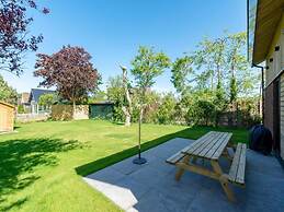 a Nice Holiday by the sea With Family