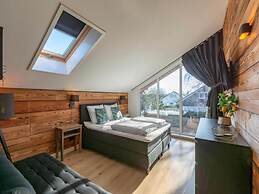 a Nice Holiday by the sea With Family