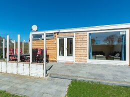 a Nice Holiday by the sea With Family