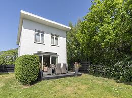 Detached 6 Pers Holiday Home
