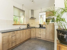 Detached 6 Pers Holiday Home