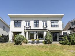 Detached 6 Pers Holiday Home