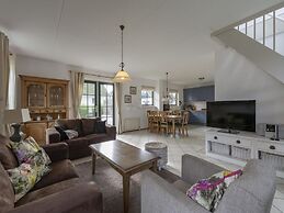 Stylish and Modern Furnished Holiday Villa